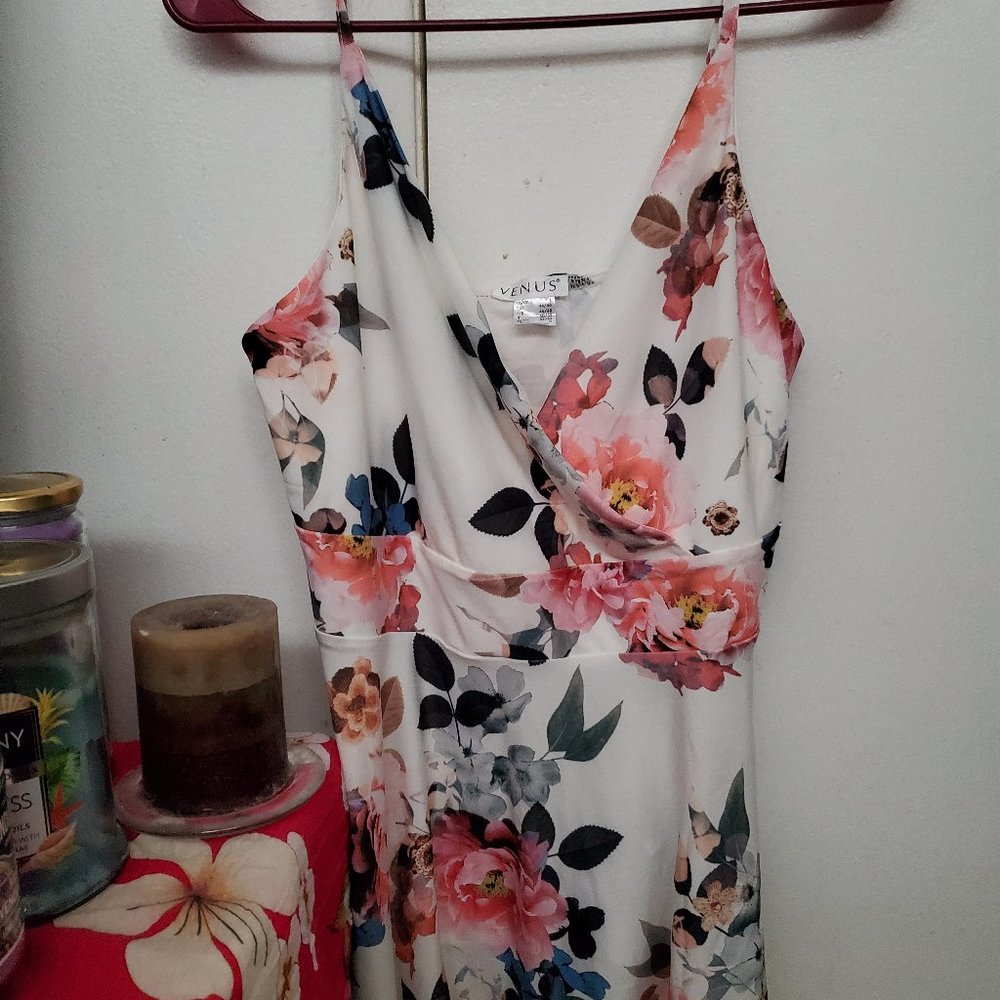 Pretty Venus Brand Floral Peplum Top Size L